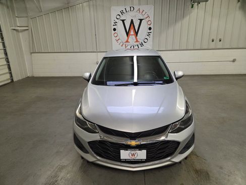 Used 2019 Chevrolet Cruze LT w/ Convenience Package image 12