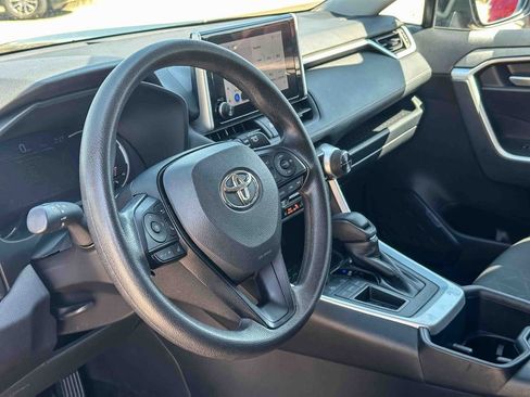 Used 2025 Toyota RAV4 XLE image 12
