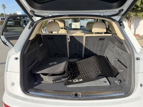 Used 2020 Audi Q5 e Prestige w/ Prestige Package image 30