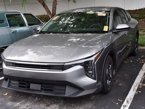 Used 2025 Kia K4 FWD image 4