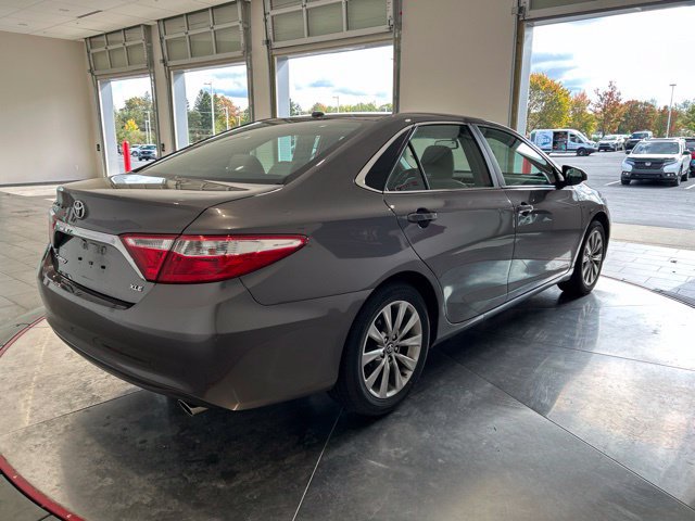 Used 2017 Toyota Camry XLE w/ Moonroof Package FWD image 6