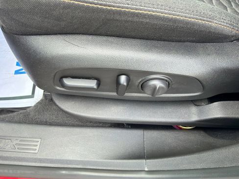 Used 2020 Chevrolet Equinox LT w/ Driver Convenience Package FWD image 15
