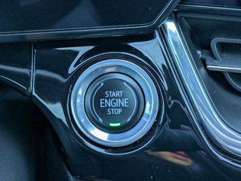 Used 2024 Chevrolet Trax RS w/ Sunroof Package image 30