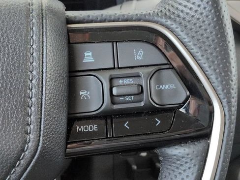 Used 2024 Toyota Tundra Limited AWD/4WD image 25