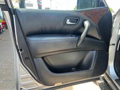 Used 2019 Nissan Armada SL w/ Premium Package image 12