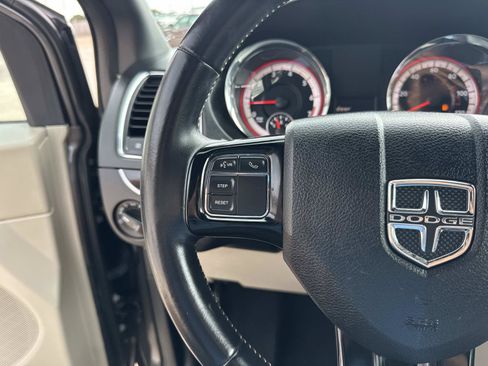 Used 2019 Dodge Grand Caravan SXT FWD image 24