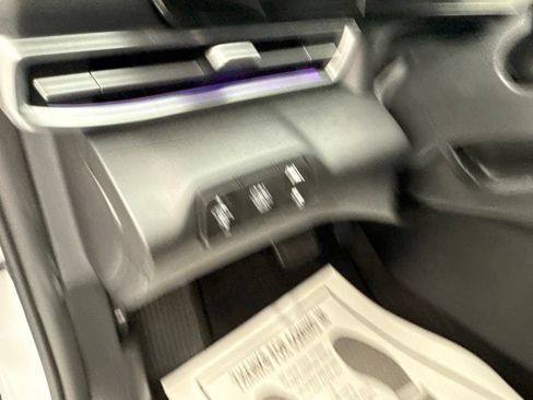 Used 2022 Hyundai Elantra Limited FWD image 19