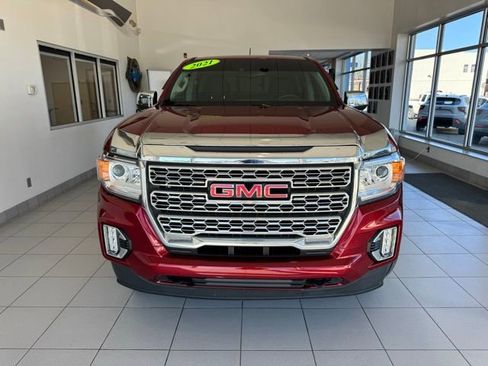 Used 2021 GMC Canyon Denali image 2