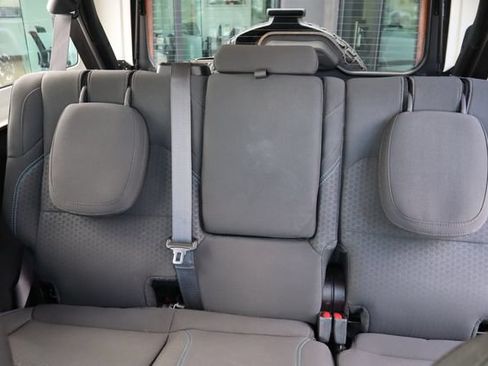 Used 2024 Jeep Wrangler Unlimited Rubicon 4xe AWD/4WD image 17