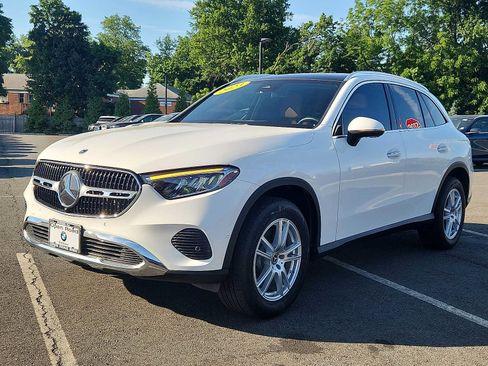 Used 2023 Mercedes-Benz GLC 300 4MATIC image 3