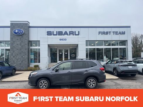 Used 2024 Subaru Forester Premium image 1