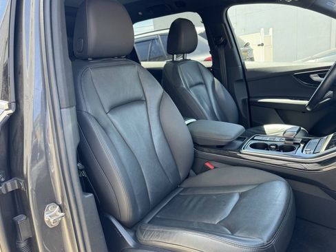 Used 2020 Audi Q7 2.0T Premium w/ Towing Package AWD/4WD image 11