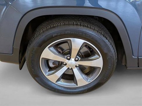 Used 2020 Jeep Cherokee Limited AWD/4WD image 26