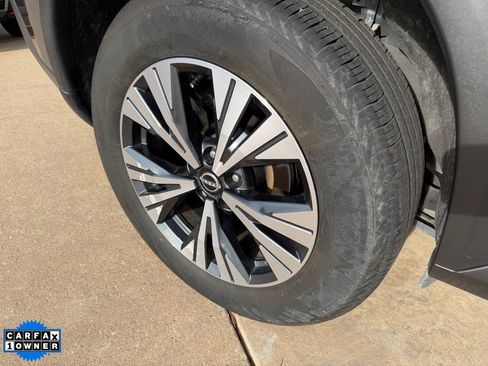 Used 2023 Nissan Rogue SV image 8