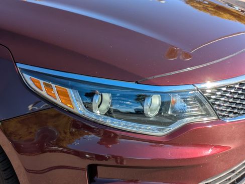 Used 2016 Kia Optima EX w/ Premium Package image 10