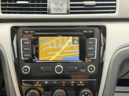 Used 2013 Volkswagen Passat 2.5 SE FWD image 55