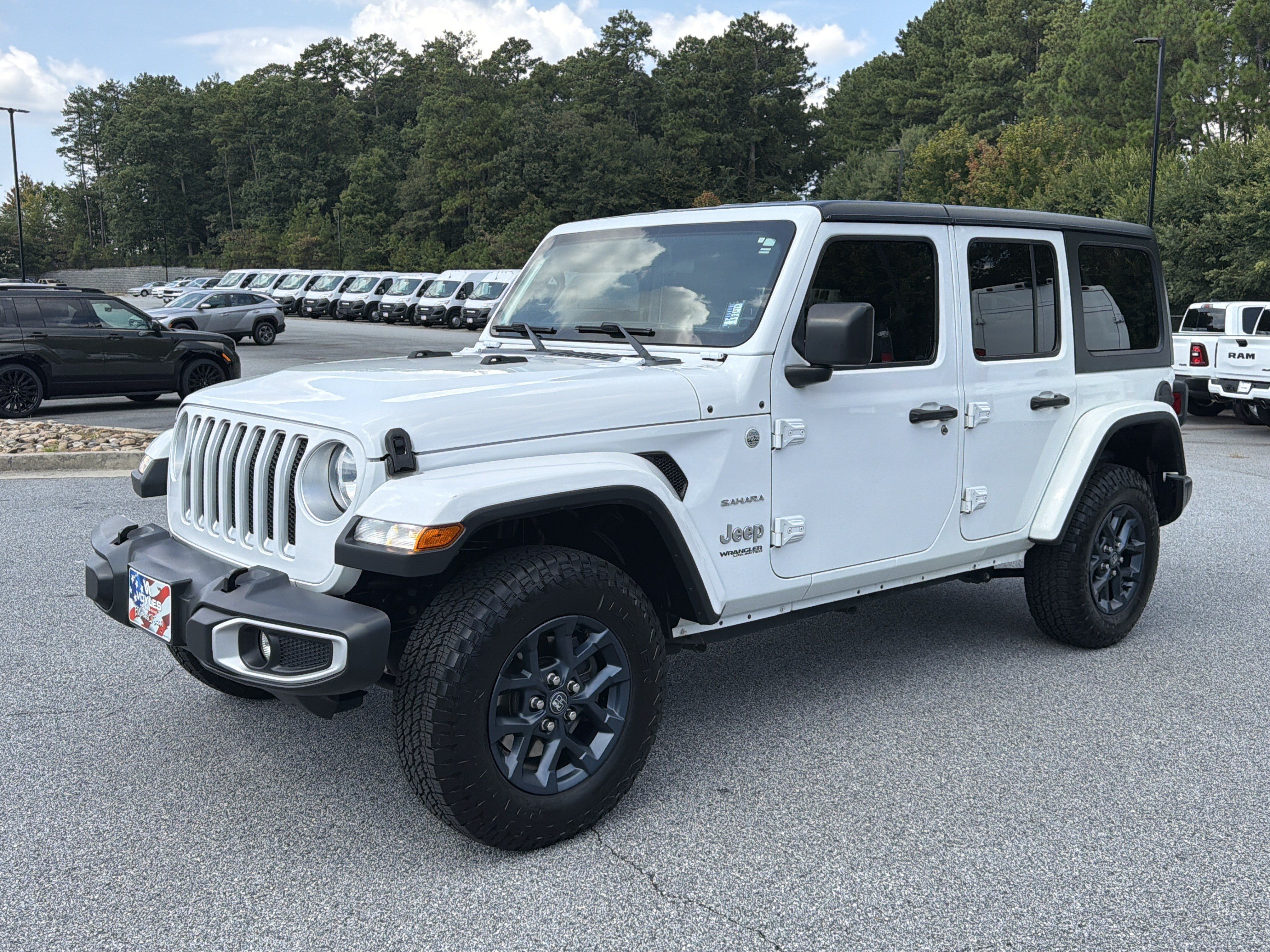 Used 2021 Jeep Wrangler Unlimited Sahara AWD/4WD image 3