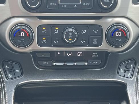 Used 2019 GMC Yukon Denali w/ Denali Ultimate Package AWD/4WD image 17