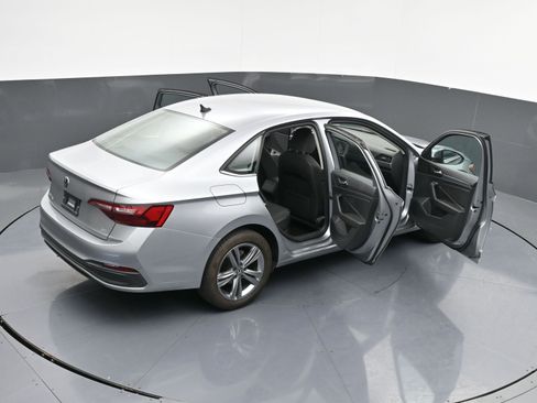 Used 2024 Volkswagen Jetta SE image 42