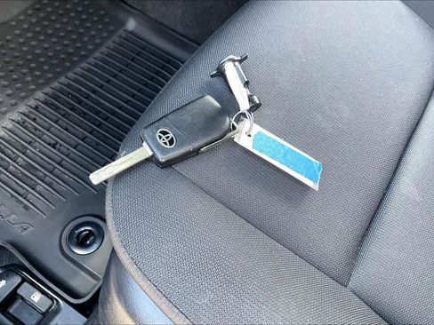 Used 2024 Toyota Corolla LE image 29