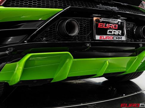 Used 2023 Lamborghini Huracan EVO image 19