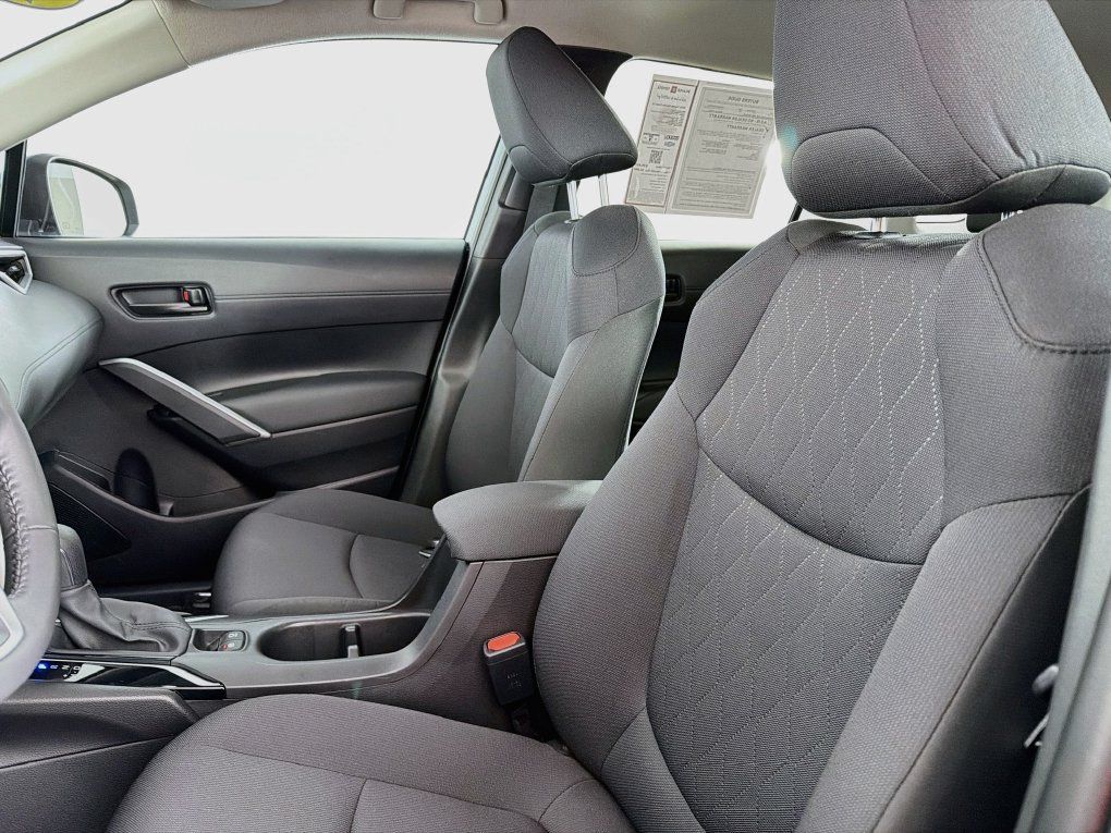 Used 2024 Toyota Corolla Cross LE FWD image 34