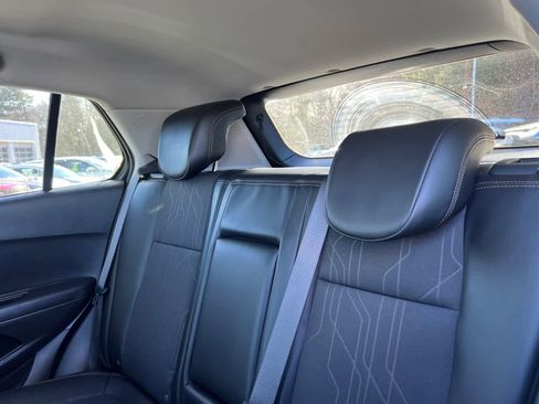 Used 2018 Chevrolet Trax LT w/ LT Convenience Package image 29