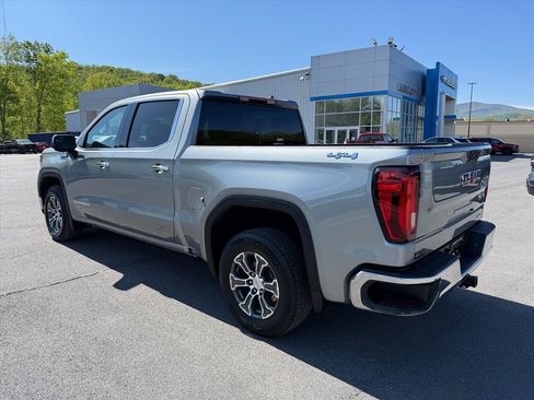 Certified 2025 GMC Sierra 1500 SLT AWD/4WD image 3