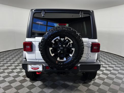 Used 2025 Jeep Wrangler Unlimited Rubicon AWD/4WD image 6