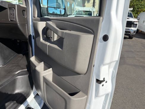 Used 2024 GMC Savana 2500 w/ Driver Convenience Package image 11