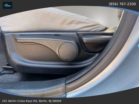 Used 2010 Hyundai Elantra GLS FWD image 16