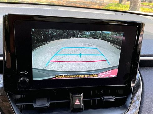 Used 2024 Toyota Corolla Cross LE w/ Moonroof Package image 13