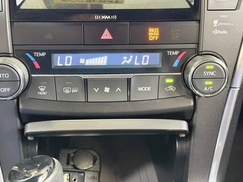 Used 2017 Toyota Camry XLE FWD image 47
