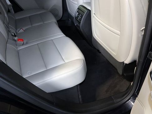 Used 2023 Cadillac XT4 Luxury w/ Cold Weather Package FWD image 30