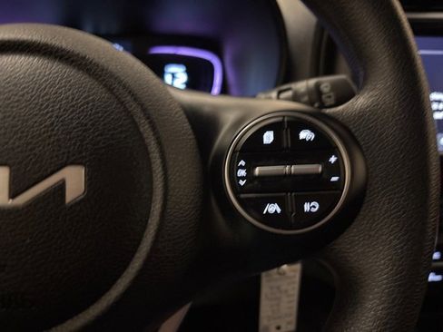 Used 2023 Kia Soul LX w/ LX Technology Package image 17