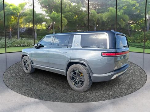 Used 2023 Rivian R1S Adventure AWD/4WD image 7