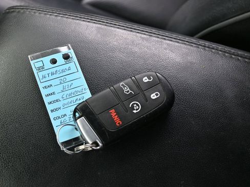 Used 2020 Jeep Grand Cherokee Overland image 21