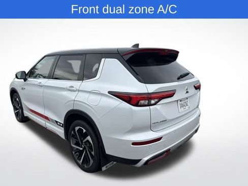 Used 2024 Mitsubishi Outlander SEL AWD/4WD image 3