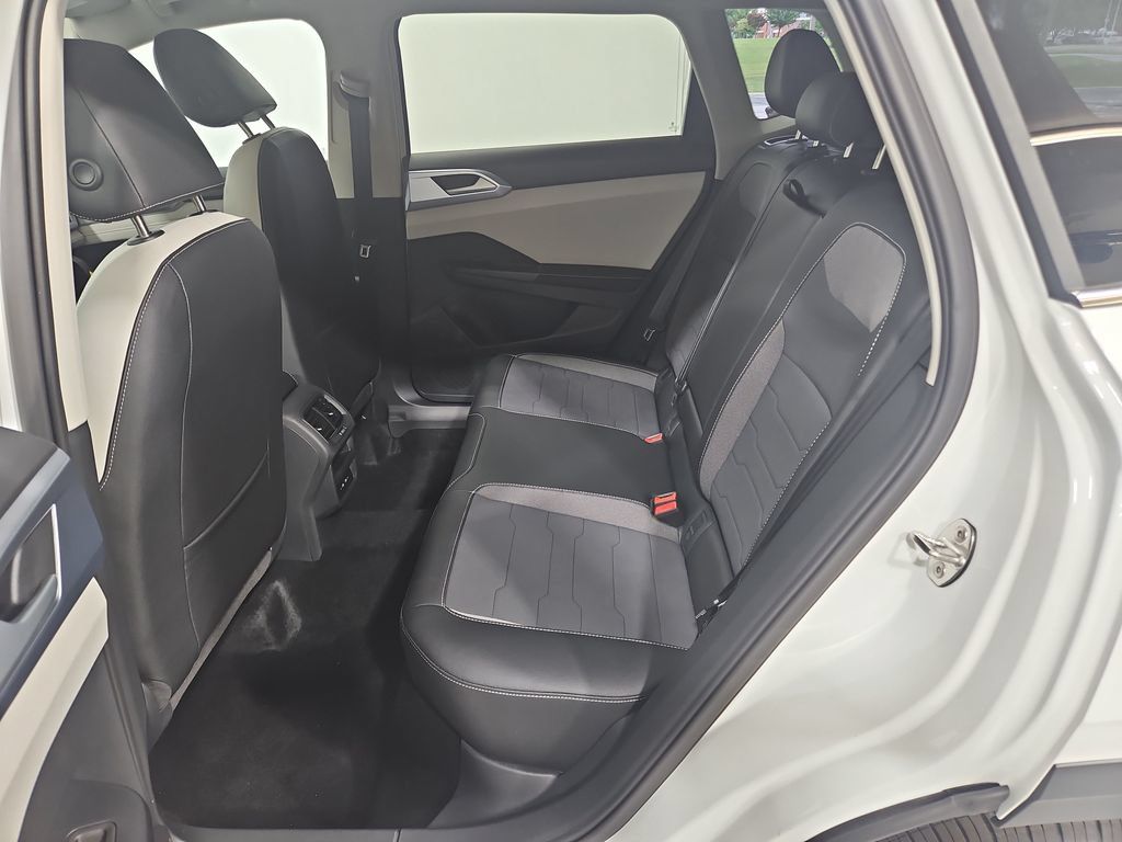New 2026 Volkswagen Taos SE AWD/4WD image 24