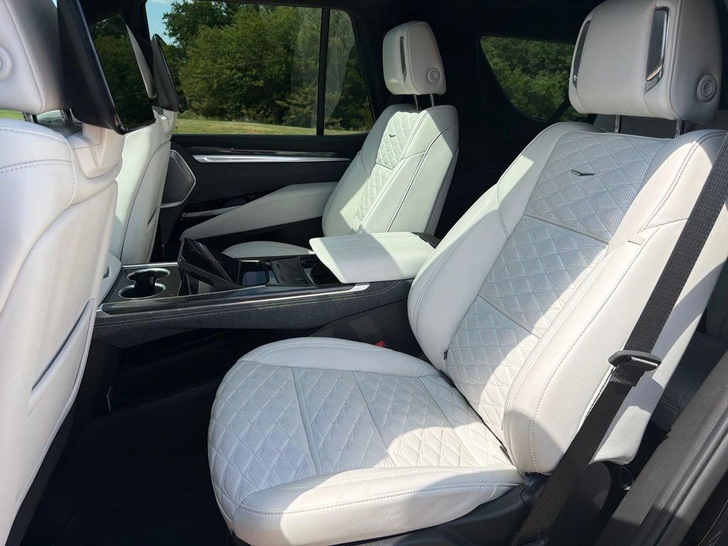 Certified 2026 Cadillac Escalade V AWD/4WD image 29