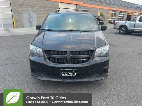 Used 2016 Dodge Grand Caravan SE image 3