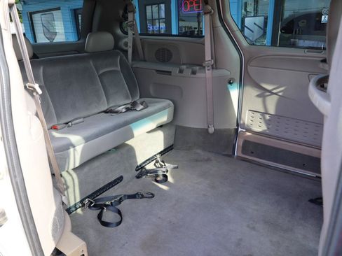 Used 2003 Dodge Grand Caravan SE FWD image 11