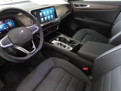 New 2025 Volkswagen Atlas SEL image 23