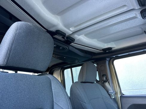 New 2026 Jeep Gladiator Sport AWD/4WD image 18