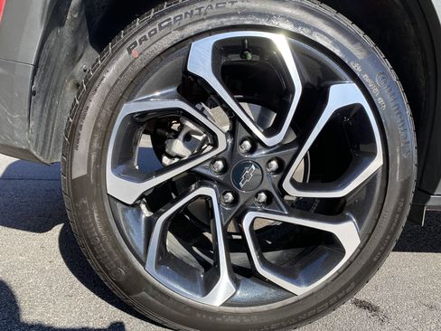 Used 2025 Chevrolet Trax RS w/ Driver Confidence Package image 42