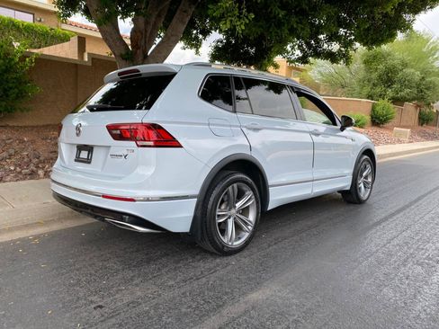 Used 2018 Volkswagen Tiguan SEL w/ R-Line Package image 7