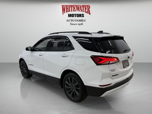 Used 2022 Chevrolet Equinox RS w/ Infotainment Package AWD/4WD image 2