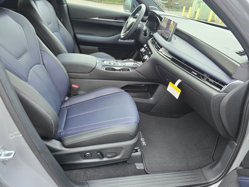 New 2026 INFINITI QX60 Sport image 10