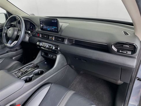 Used 2024 Honda Pilot Touring image 36