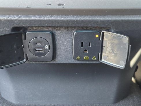 Used 2023 Ford F150 Lariat w/ Equipment Group 502A High image 30